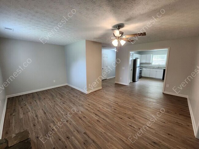 Building Photo - 741 Roscoe Davis Rd