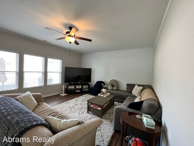 Building Photo - 4 br, 2.5 bath House - 9613 Chesapeake Street