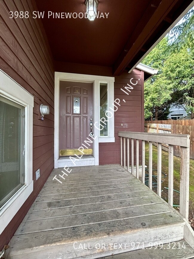 Foto del edificio - 3988 SW Pinewood Way