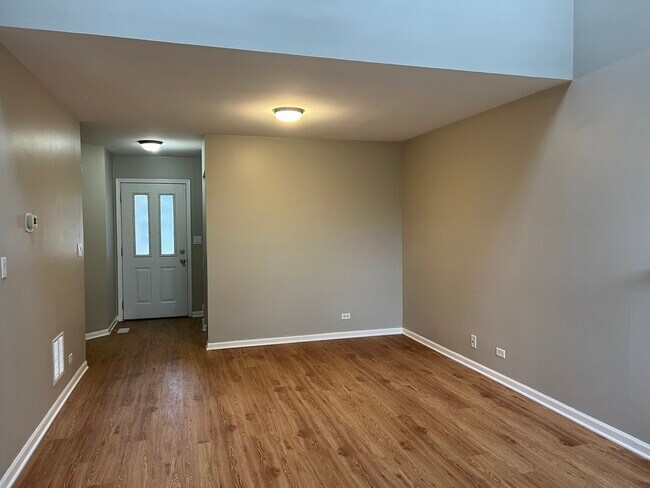 Building Photo - 447 Kilkenny Ct