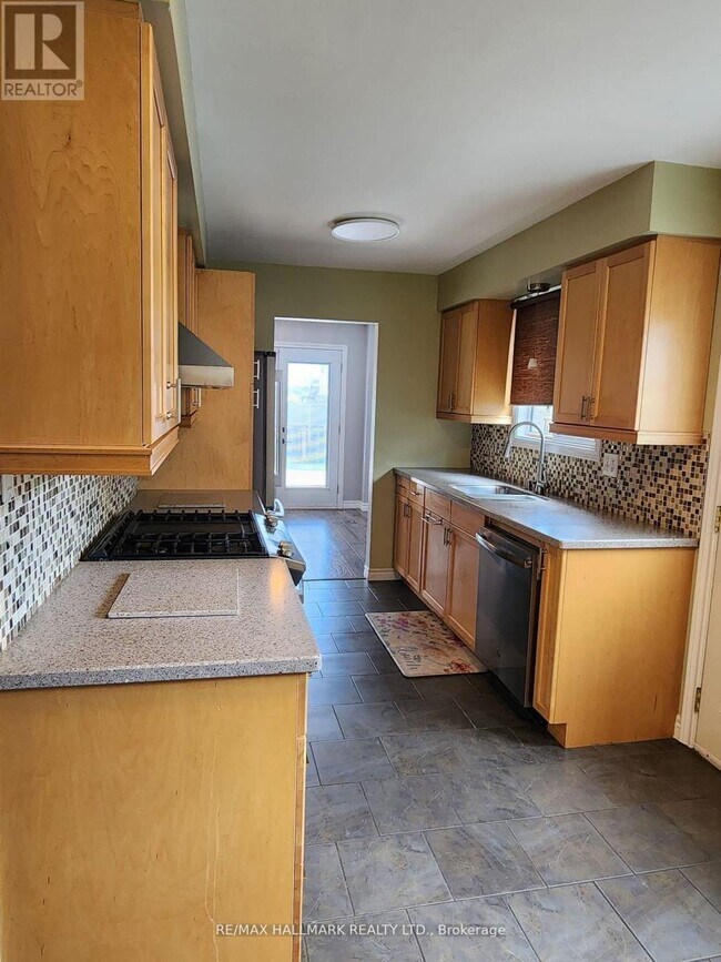 Photo du bâtiment - 587 Bon Echo Dr