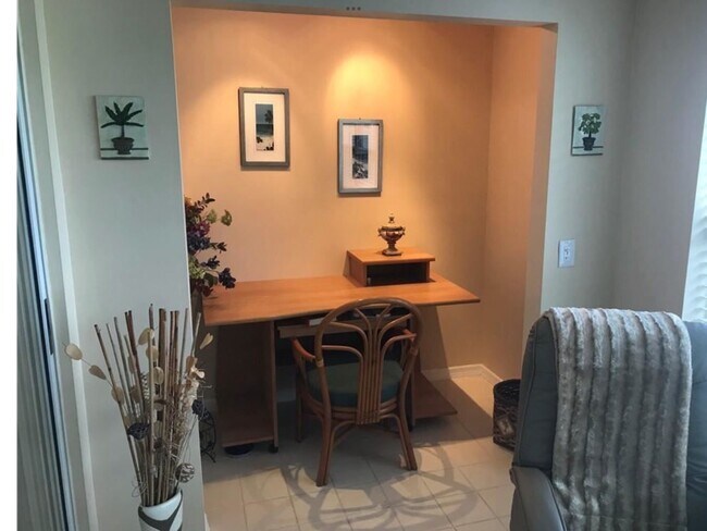 Foto del edificio - 830 Lake Orchid Cir
