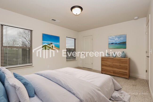 Foto del edificio - 738 Elkins Dr