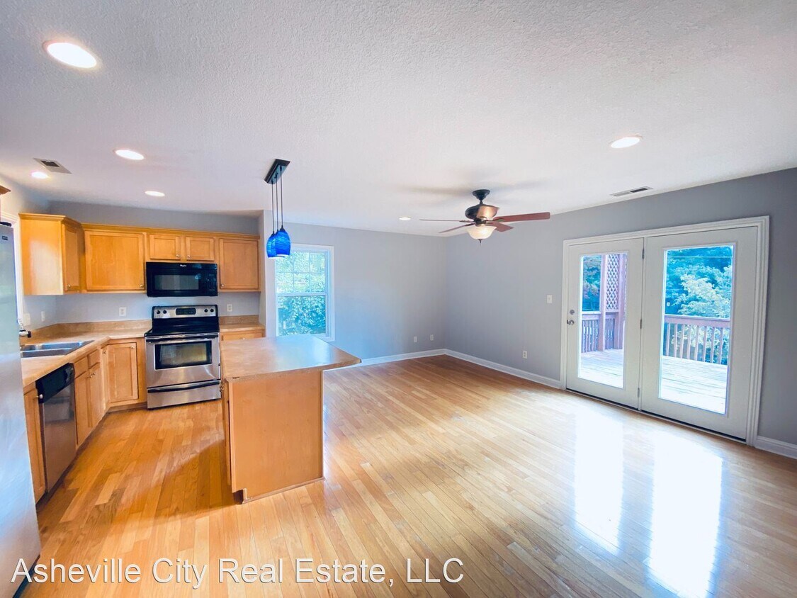 84 Green Oak Rd, Woodfin, NC 28804 House Rental in Woodfin, NC