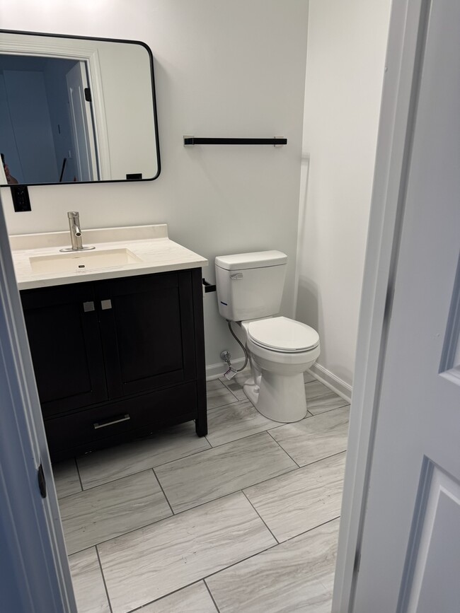 Building Photo - 242 Oakdale Ave