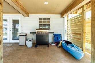 Building Photo - 4421 Pelican Rd