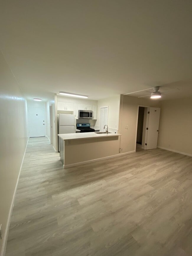 Newly Renovated 1 Bed. 1, Bath, 1 parking in Moilili. - Newly Renovated 1 Bed. 1, Bath, 1 parking in Moilili. Apartment