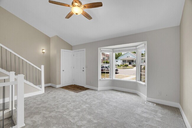 Building Photo - $2,465.00, 2 bed, 1.5 bath, located in Denver