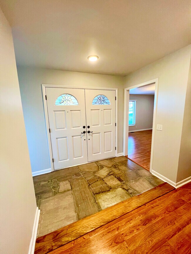 Foto del edificio - 228 Mark Dr