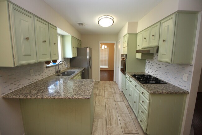 Foto del edificio - 8207 Sharpcrest St