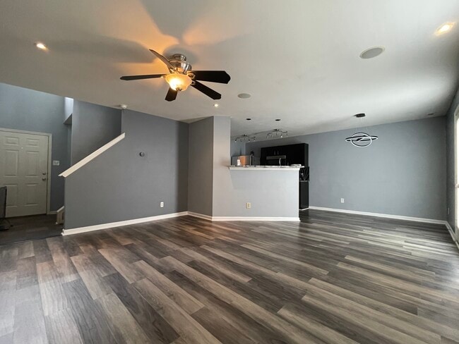 Photo - 1711 Lynford Dr House