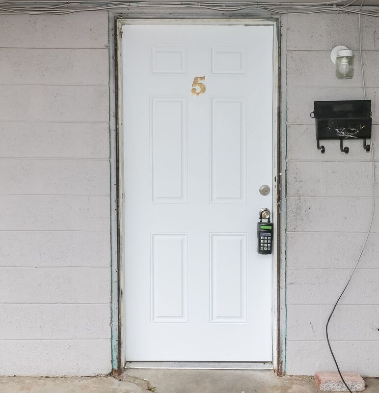 Primary Photo - Two bedroom apartment 650