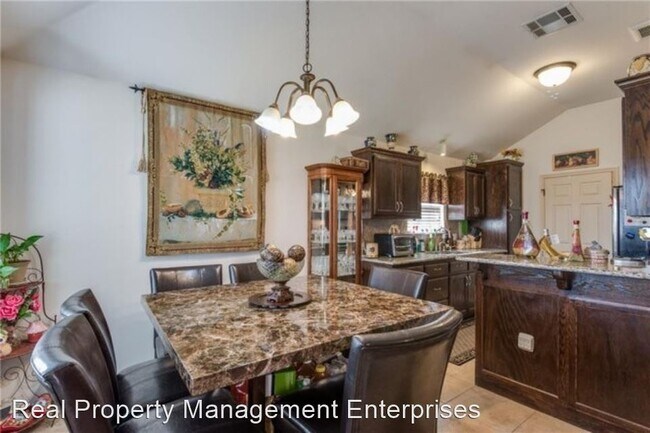 Foto del edificio - 3 br, 2 bath House - 2204 NW 196th St