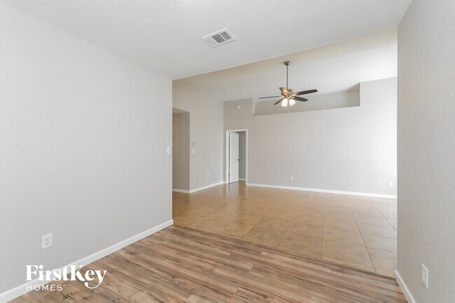Building Photo - 2484 Albaca Dr