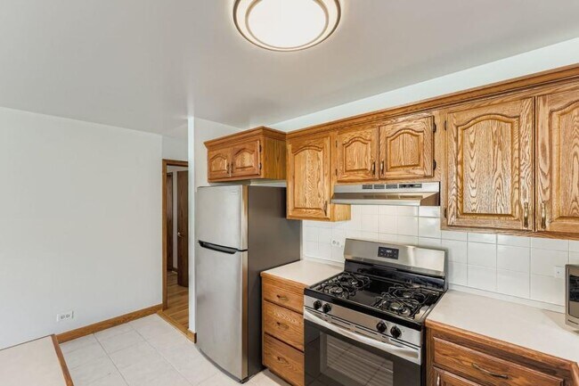 Foto del edificio - 3 bedroom in Chicago IL 60625