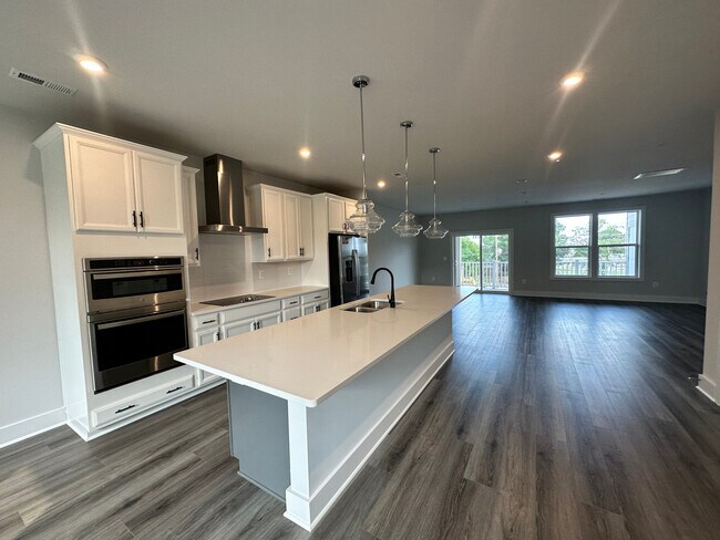 Foto del edificio - 803 Birchwood Hill Pl