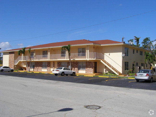 Building Photo - Bayshore Plaza Apartments