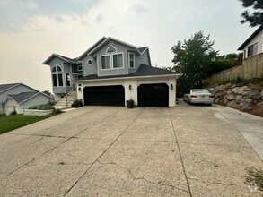 Building Photo - 4629 Windsor Dr