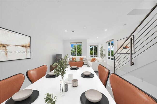 Foto del edificio - 6310 NW 103rd Pl