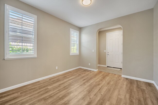Building Photo - 2736 San Juan Rd