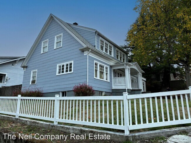 Foto del edificio - 3 br, 1.5 bath House - 818 Blakeley Avenue
