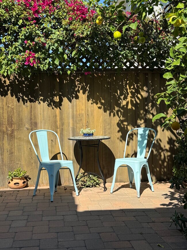 Foto del edificio - 2229 S Burnside Ave