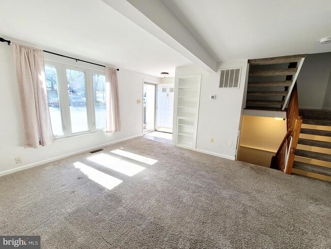 Building Photo - 5584 Talbot Ct