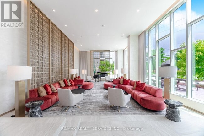 Building Photo - 93 Arthur St S