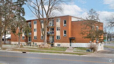 Building Photo - 371 Dale Crescent