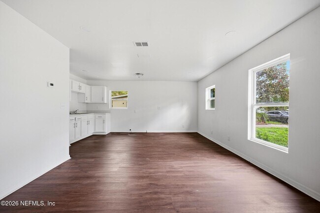 Foto del edificio - 4014 Spires Ave
