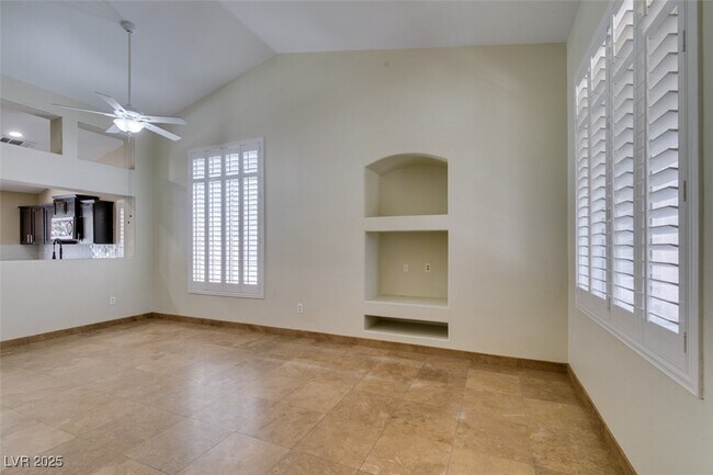 Building Photo - 9530 S Soloshine St