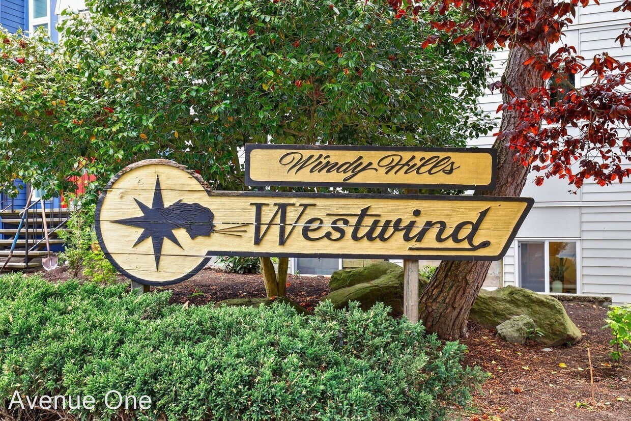 Foto principal - 2 br, 1 bath House - 3710 27th Pl W #406