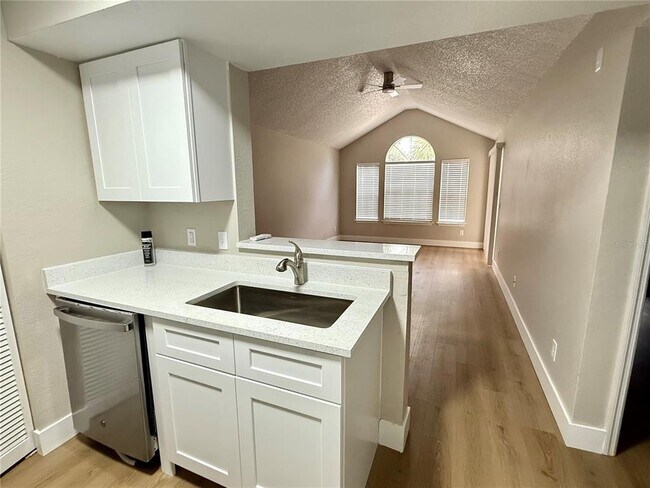 Foto del edificio - 1033 S Hiawassee Rd