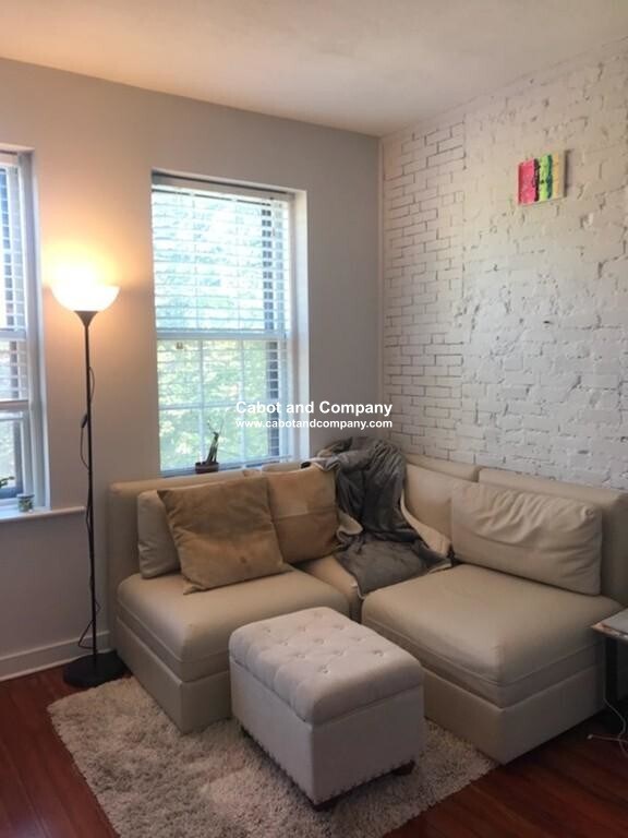 Building Photo - 193 Warren Ave