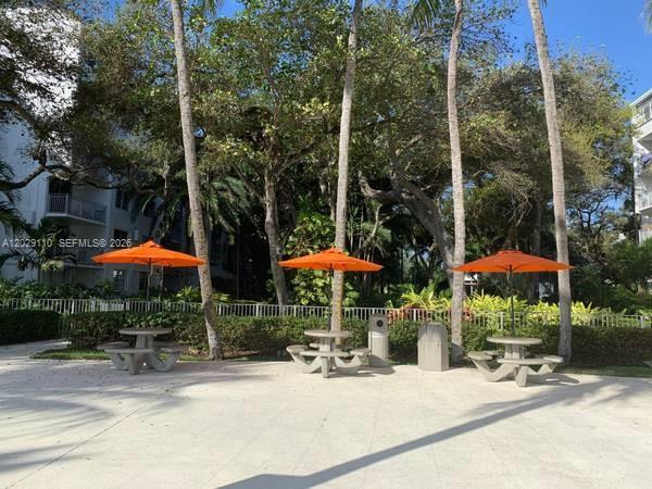 Foto del edificio - 750 NE 64th St
