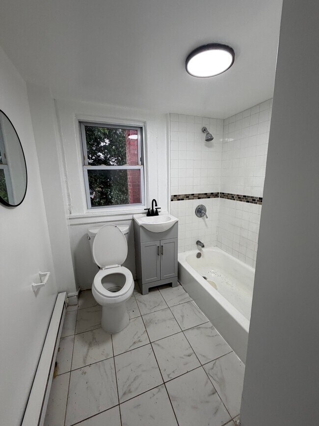 Building Photo - 19 N 18th St