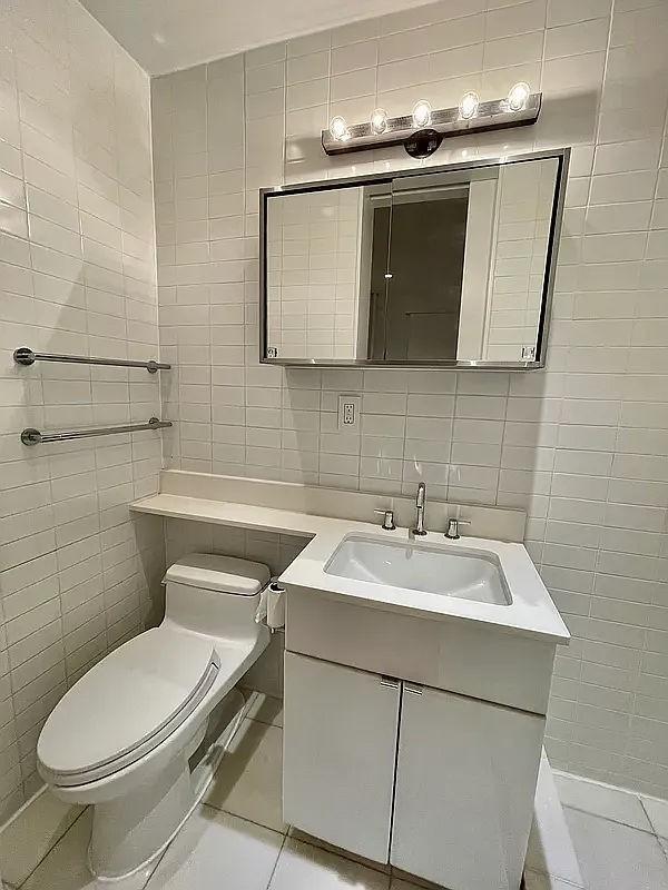 Foto del edificio - 1 bedroom in NEW YORK NY 10012