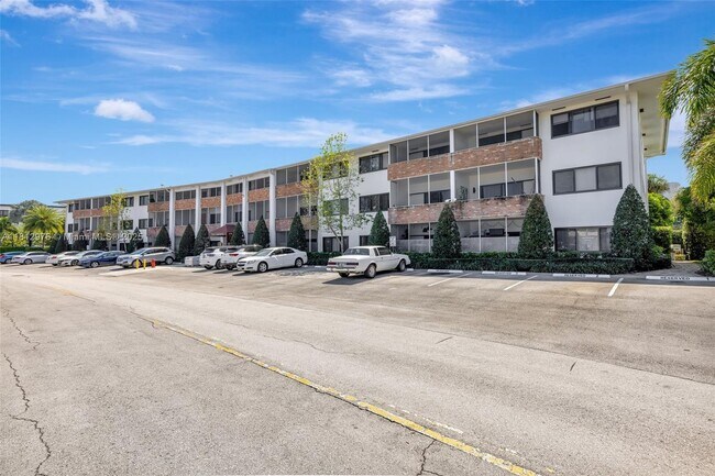 Foto del edificio - 2190 NE 51st Ct