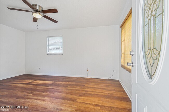 Building Photo - 4 br, 2 bath House - 474 Otis Rd
