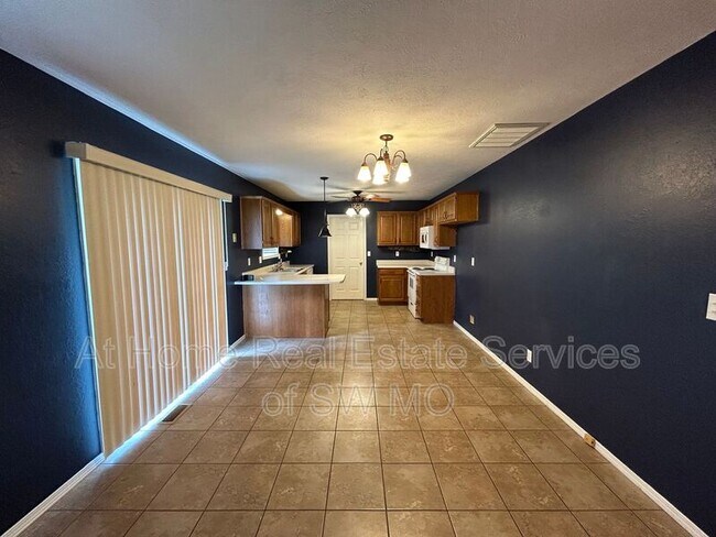 Foto del edificio - 216 E Robin Rd