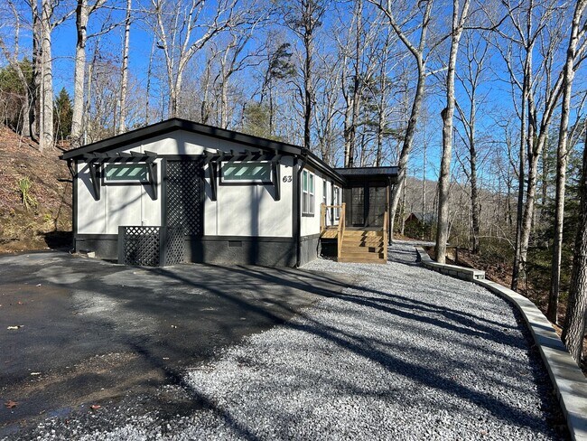 Foto del edificio - Fairview Modern Magic in the Woods!