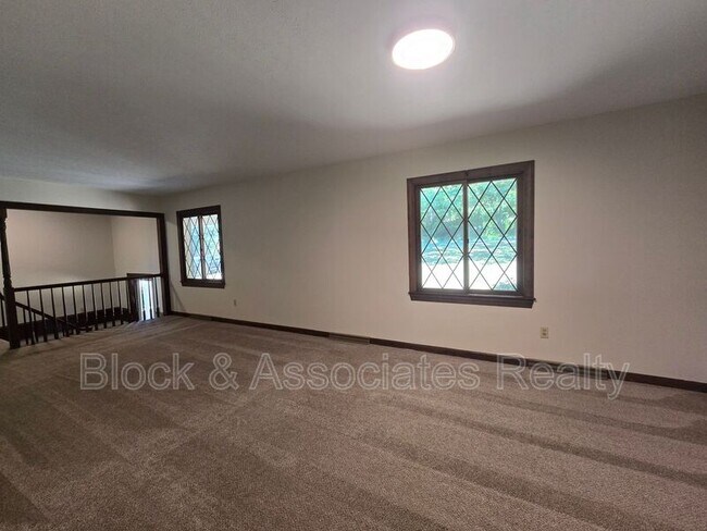 Building Photo - 1194 Ingram Dr