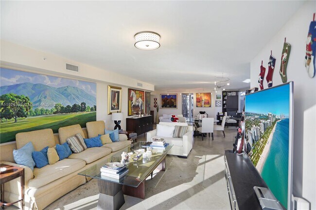 Building Photo - 17555 Collins Ave