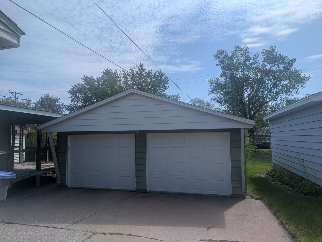 Foto del edificio - 815 12th St W