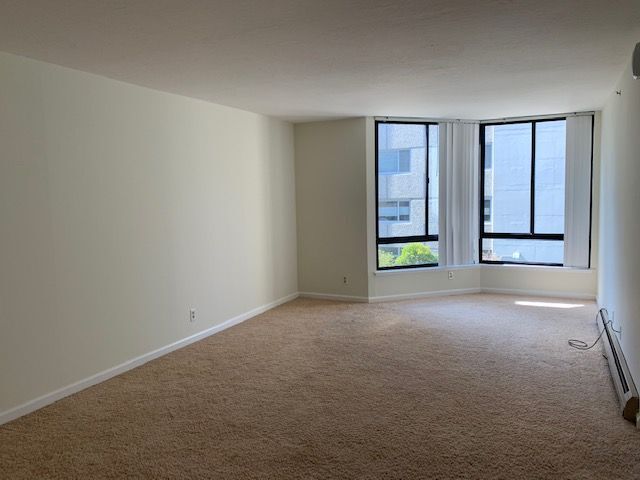 Primary Photo - 900 Bush St