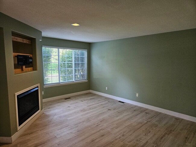 Building Photo - 6627 Antigua Dr