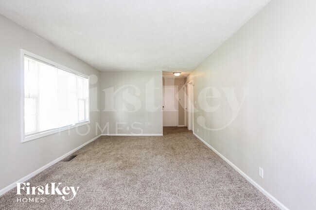 Foto del edificio - 109 Mercator Dr