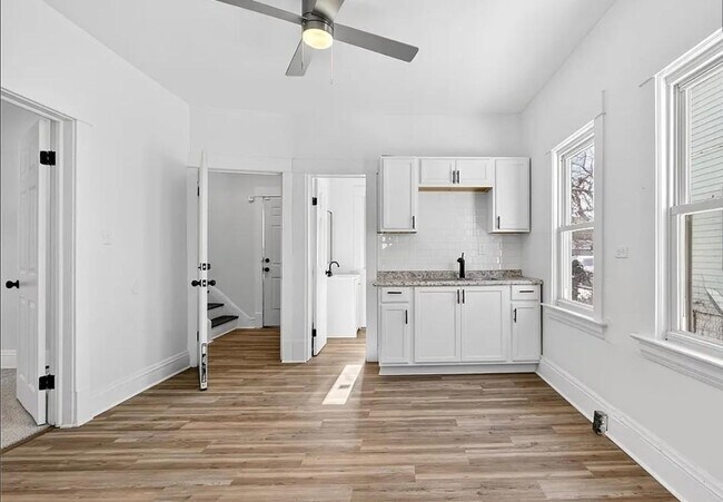 Foto del edificio - 9418 Parkview Ave