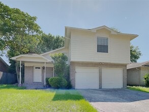 Building Photo - 8527 Woodland Willows Dr