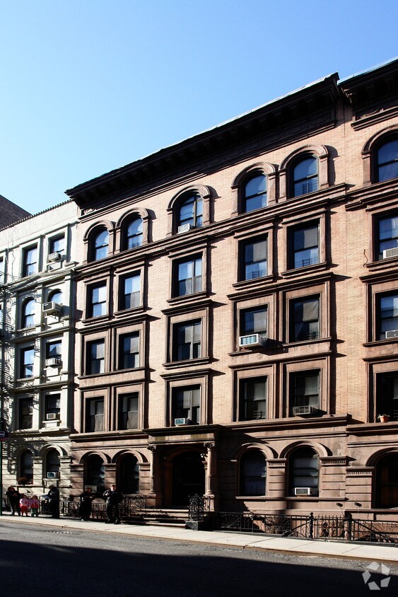 Building Photo - 176 W 81st St